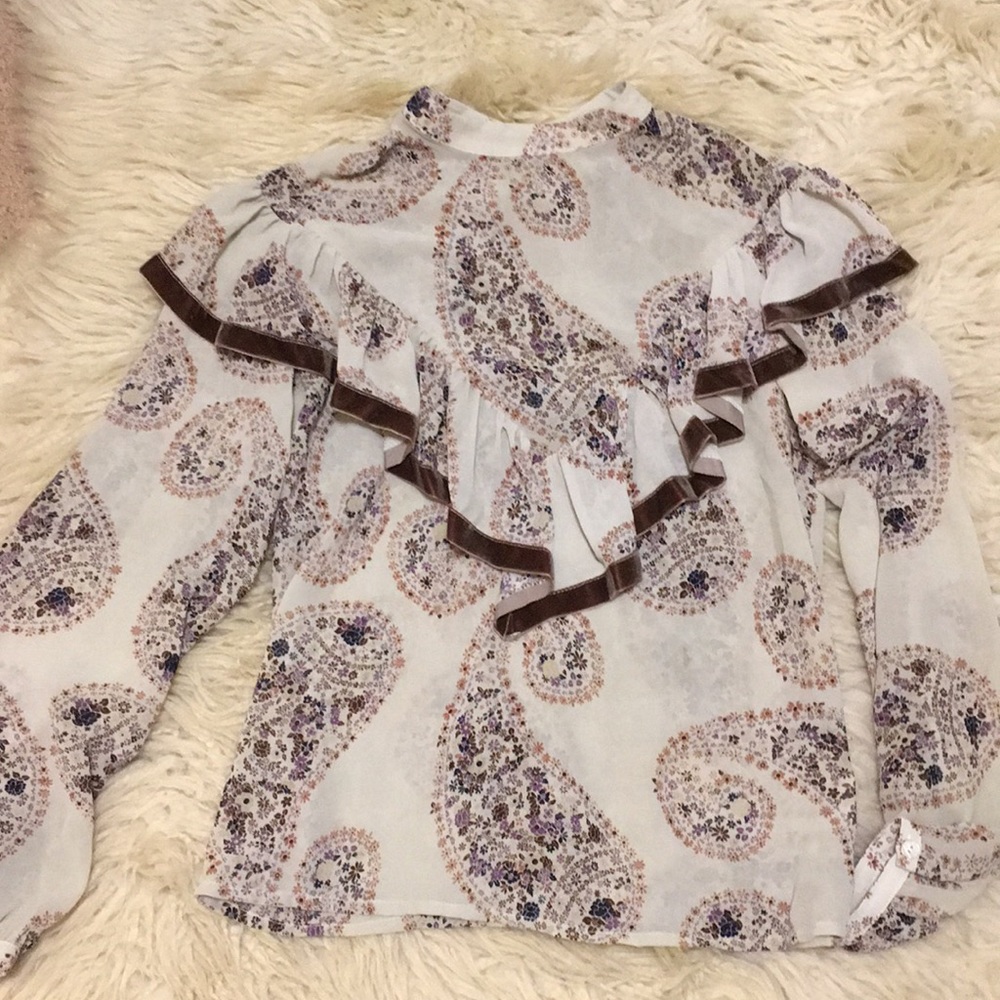Blush noir patterned blouse